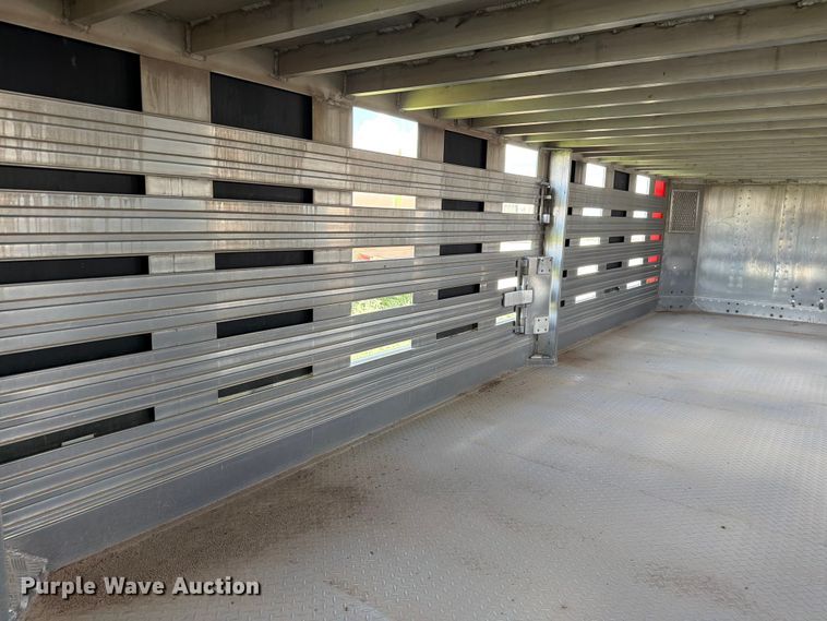 image for item EW8651 2006 Barrett livestock trailer