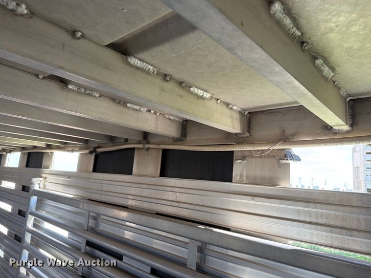 image for item EW8651 2006 Barrett livestock trailer