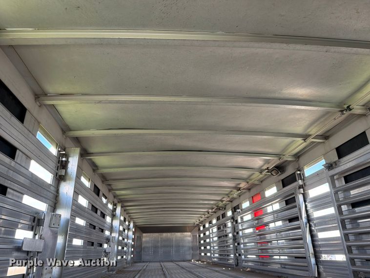 image for item EW8651 2006 Barrett livestock trailer