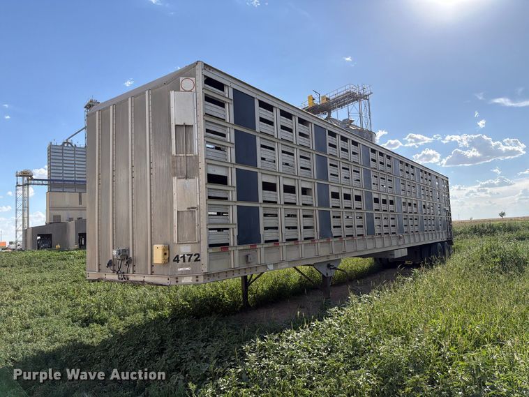 image for item EW8652 2006 Barrett livestock trailer