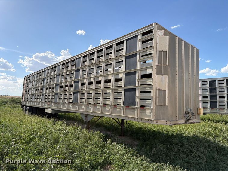 image for item EW8652 2006 Barrett livestock trailer