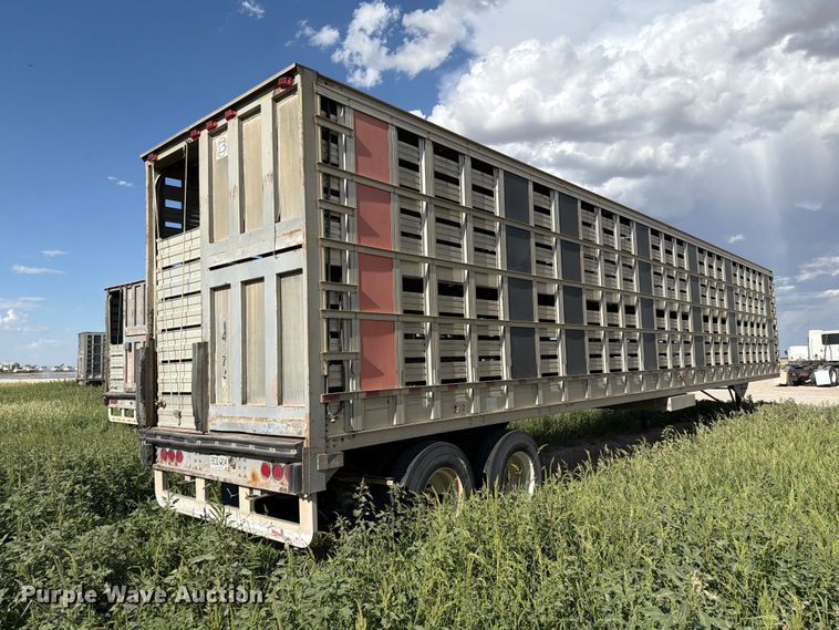 image for item EW8652 2006 Barrett livestock trailer