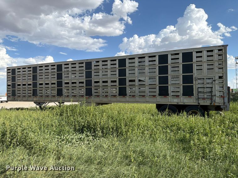 image for item EW8652 2006 Barrett livestock trailer