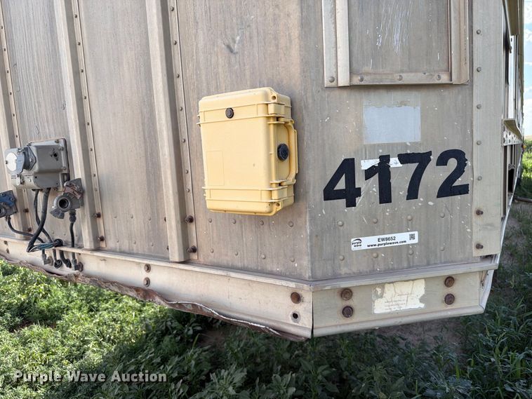 image for item EW8652 2006 Barrett livestock trailer