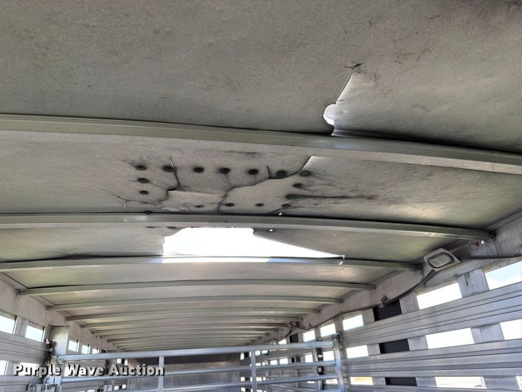 image for item EW8652 2006 Barrett livestock trailer