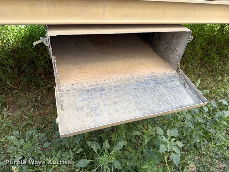 image for item EW8653 Barret livestock trailer