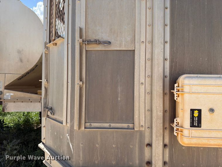 image for item EW8653 Barret livestock trailer