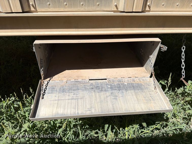 image for item EW8653 Barret livestock trailer