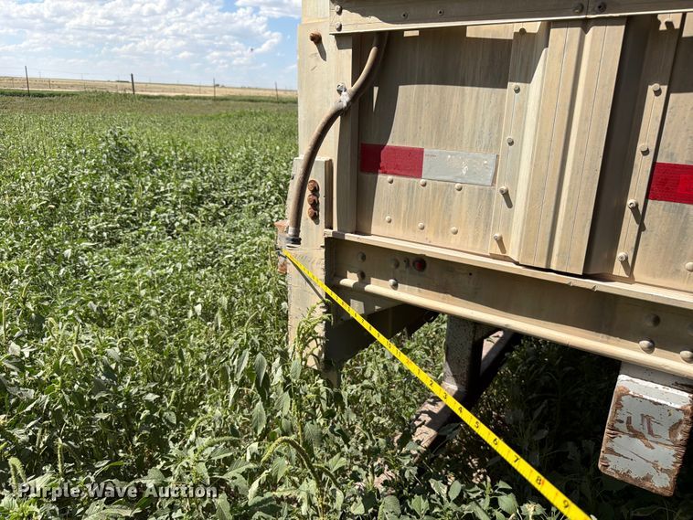 image for item EW8653 Barret livestock trailer