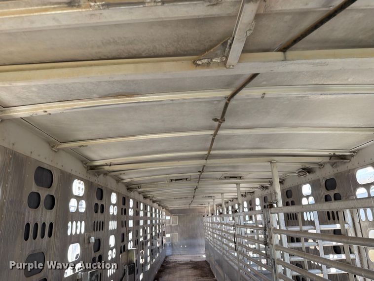 image for item EW8653 Barret livestock trailer