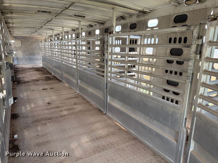 image for item EW8653 Barret livestock trailer