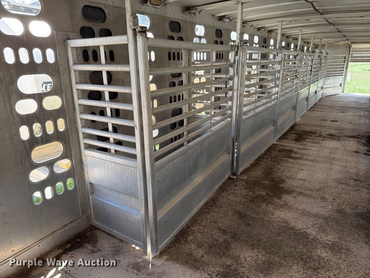 image for item EW8653 Barret livestock trailer