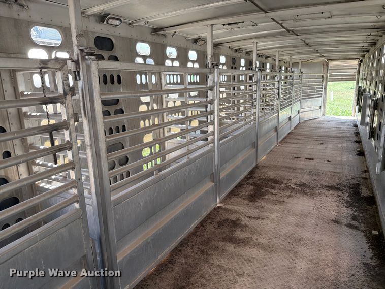 image for item EW8653 Barret livestock trailer