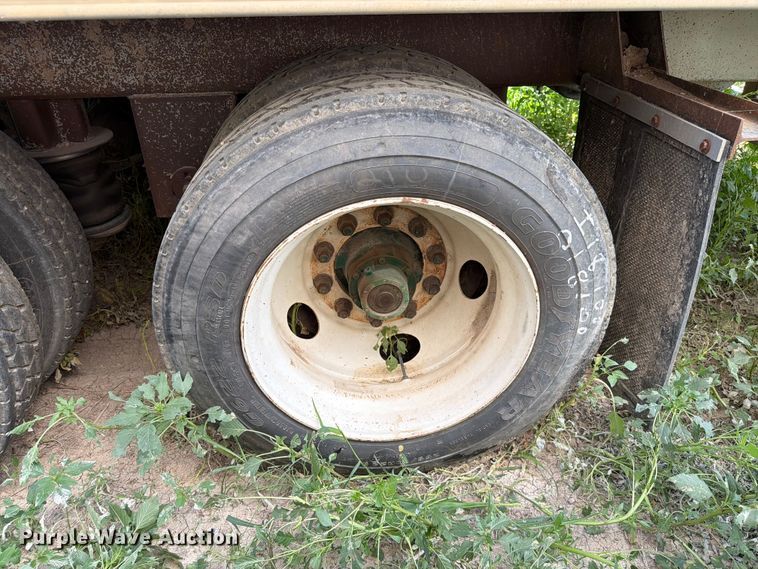 image for item EW8653 Barret livestock trailer