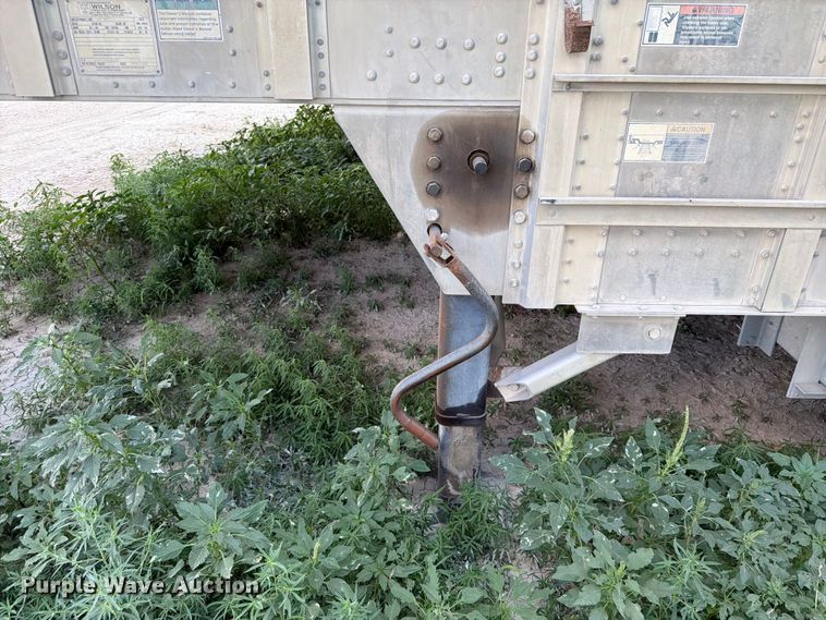image for item EW8654 2017 Wilson PSDCL-402P livestock trailer
