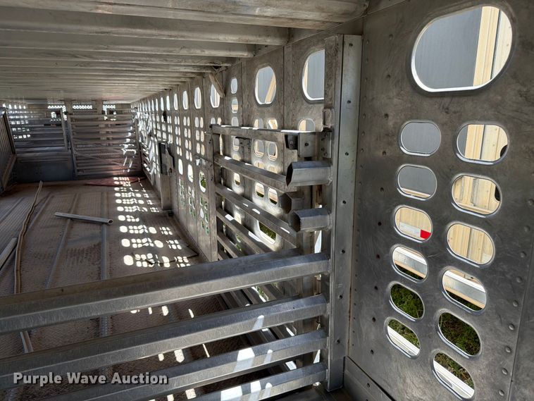 image for item EW8654 2017 Wilson PSDCL-402P livestock trailer