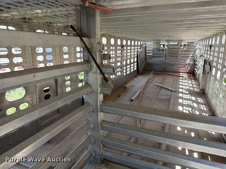 image for item EW8654 2017 Wilson PSDCL-402P livestock trailer