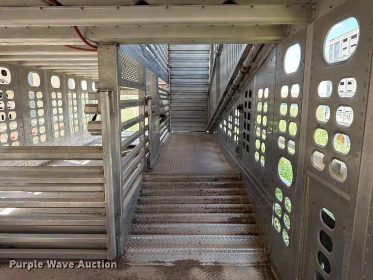 image for item EW8654 2017 Wilson PSDCL-402P livestock trailer