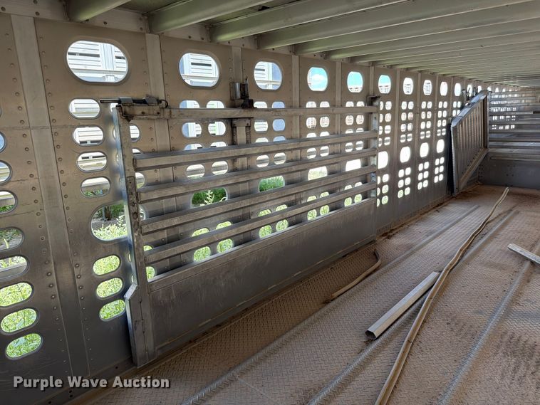 image for item EW8654 2017 Wilson PSDCL-402P livestock trailer