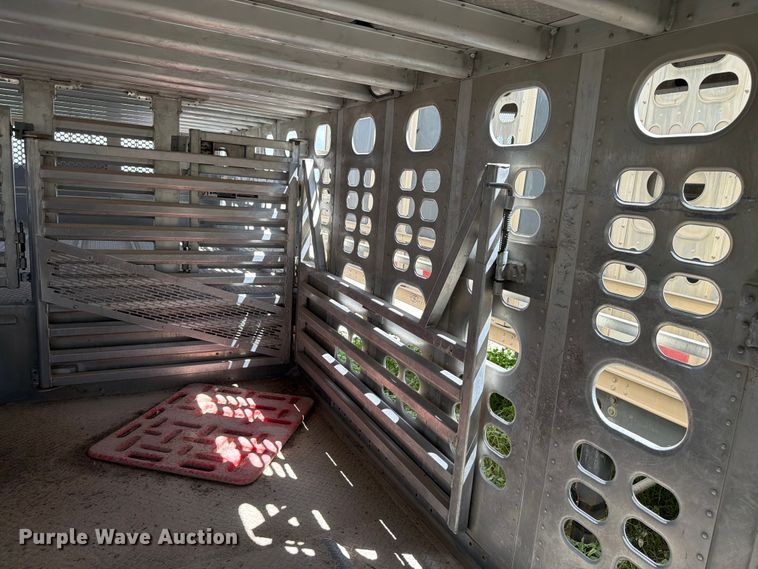 image for item EW8654 2017 Wilson PSDCL-402P livestock trailer
