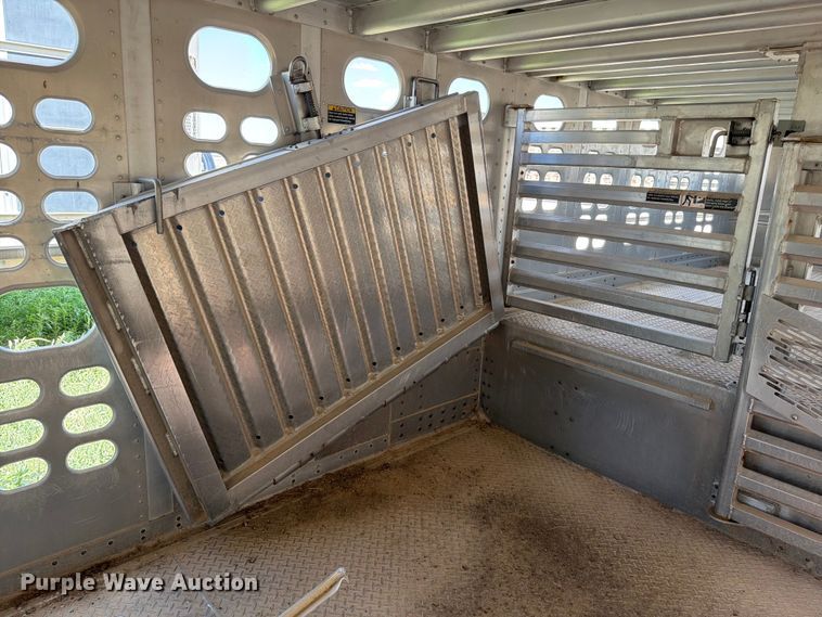 image for item EW8654 2017 Wilson PSDCL-402P livestock trailer