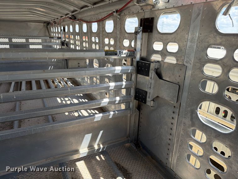 image for item EW8654 2017 Wilson PSDCL-402P livestock trailer