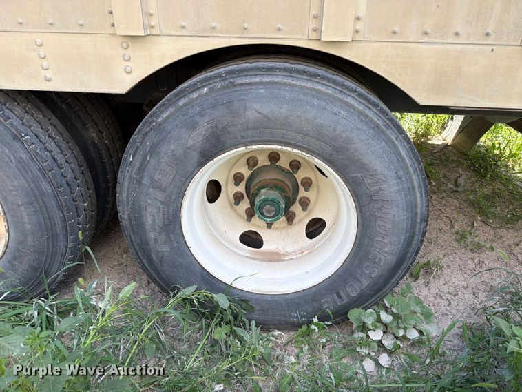 image for item EW8654 2017 Wilson PSDCL-402P livestock trailer
