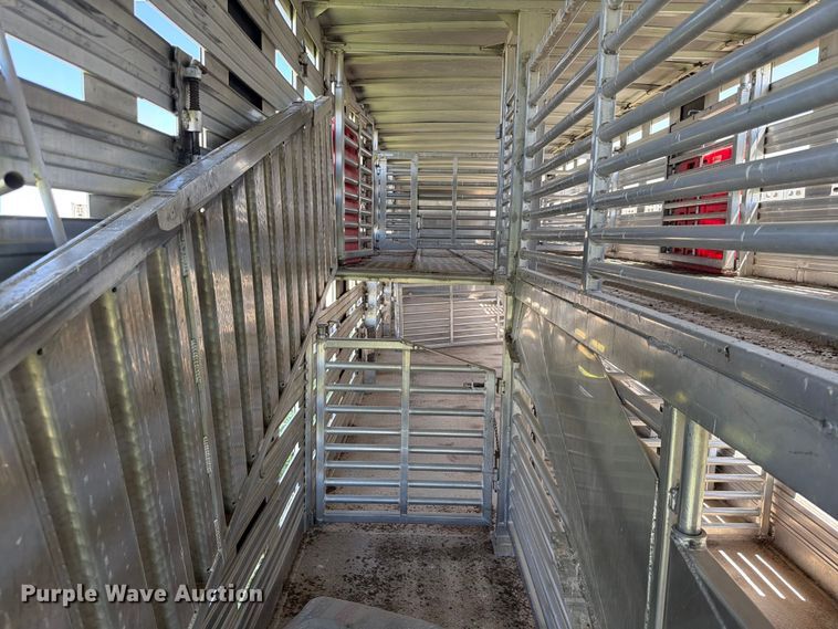 image for item EW8655 Barret livestock trailer