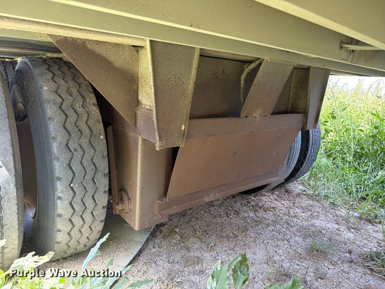 image for item EW8655 Barret livestock trailer