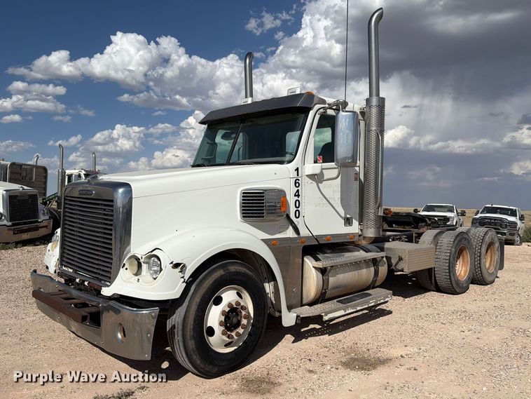 2017 Freightliner Coronado semi truck