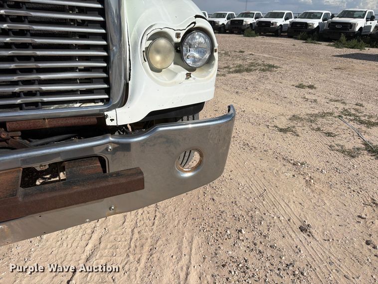 image for item EW8669 2017 Freightliner Coronado semi truck