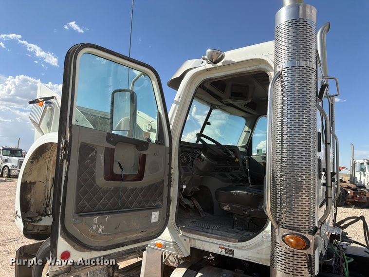 image for item EW8669 2017 Freightliner Coronado semi truck