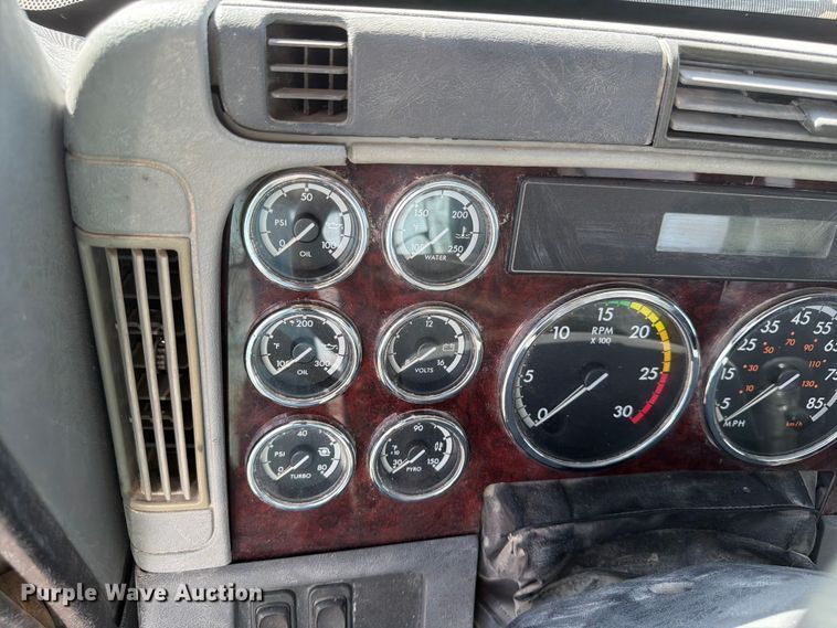 image for item EW8669 2017 Freightliner Coronado semi truck