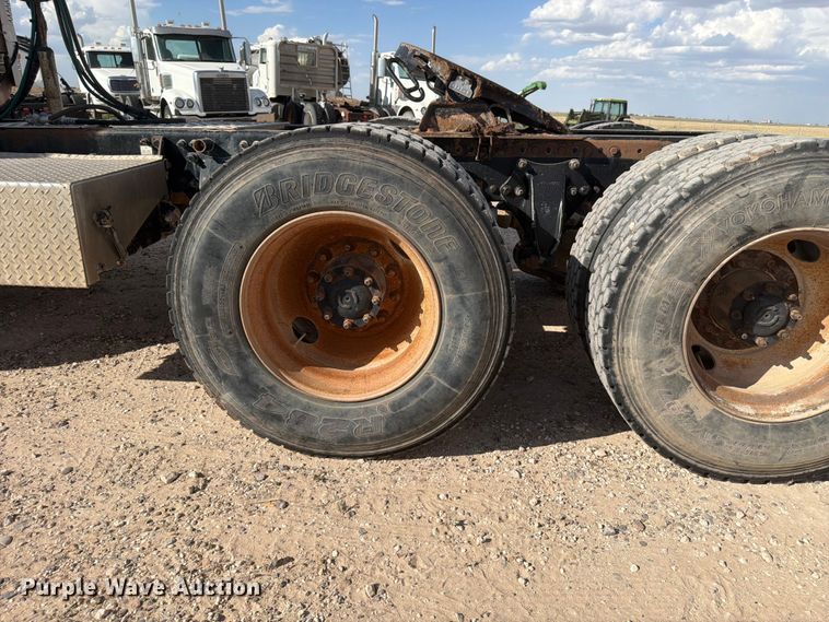 image for item EW8669 2017 Freightliner Coronado semi truck