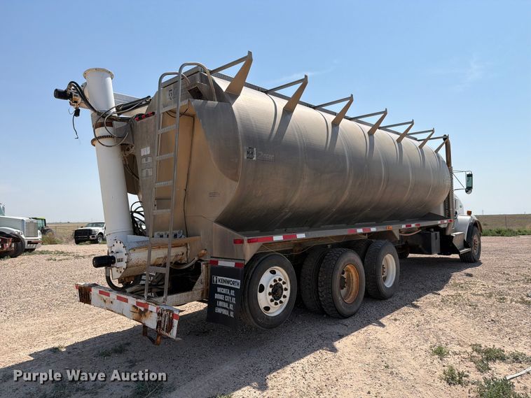 image for item EW8678 2013 Kenworth T800 feed delivery truck