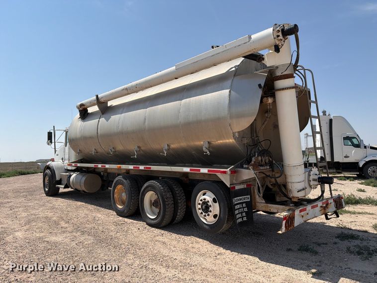 image for item EW8678 2013 Kenworth T800 feed delivery truck