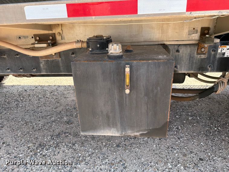 image for item EW8678 2013 Kenworth T800 feed delivery truck