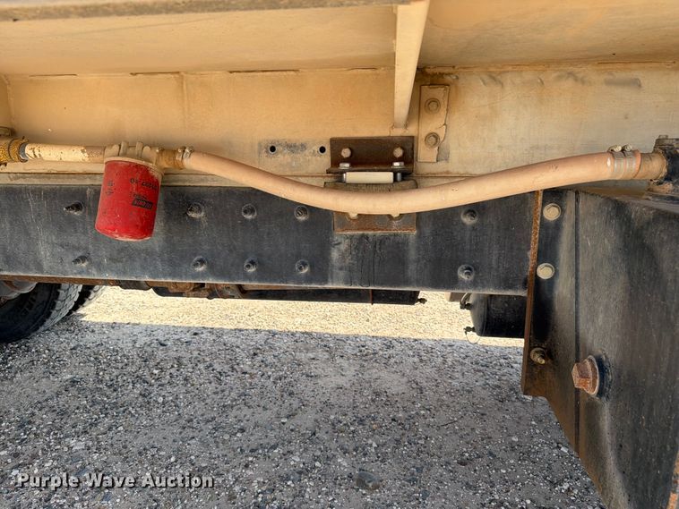 image for item EW8678 2013 Kenworth T800 feed delivery truck