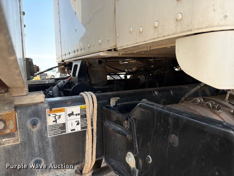 image for item EW8678 2013 Kenworth T800 feed delivery truck