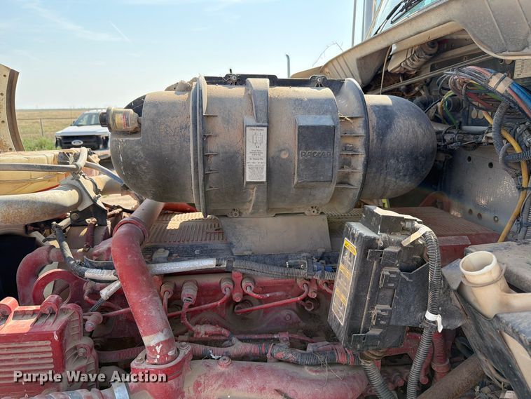 image for item EW8678 2013 Kenworth T800 feed delivery truck