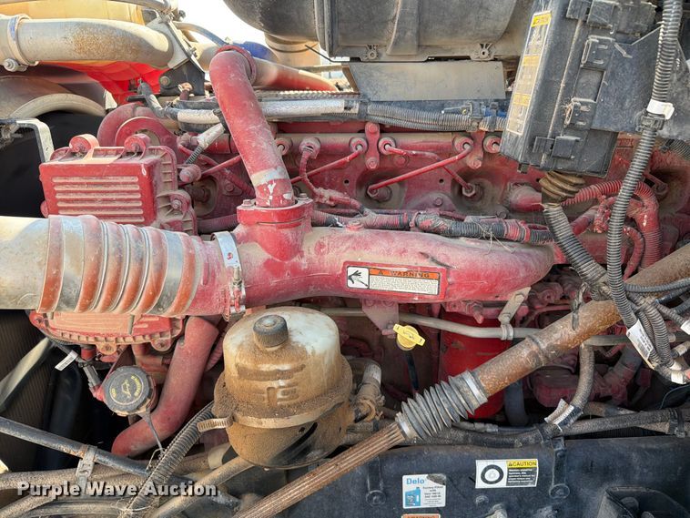 image for item EW8678 2013 Kenworth T800 feed delivery truck