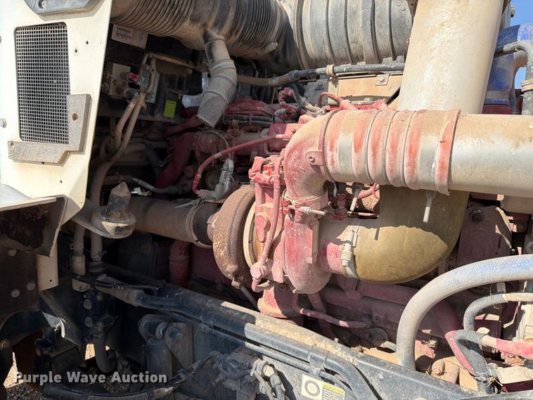 image for item EW8678 2013 Kenworth T800 feed delivery truck