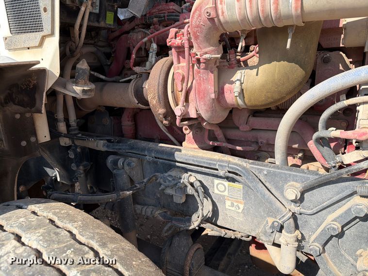 image for item EW8678 2013 Kenworth T800 feed delivery truck