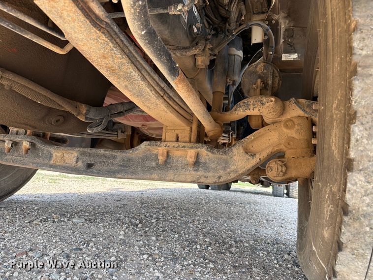 image for item EW8678 2013 Kenworth T800 feed delivery truck