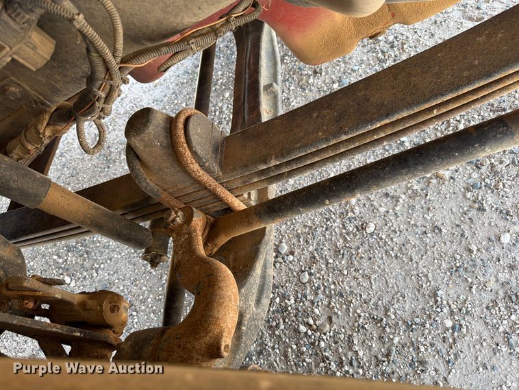 image for item EW8678 2013 Kenworth T800 feed delivery truck
