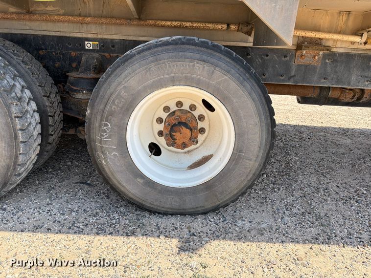 image for item EW8678 2013 Kenworth T800 feed delivery truck