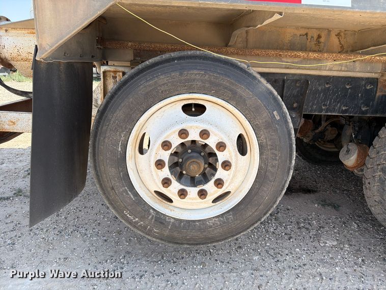 image for item EW8678 2013 Kenworth T800 feed delivery truck