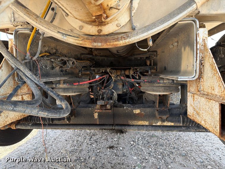 image for item EW8678 2013 Kenworth T800 feed delivery truck