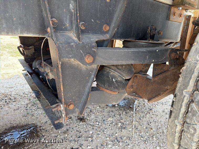 image for item EW8678 2013 Kenworth T800 feed delivery truck