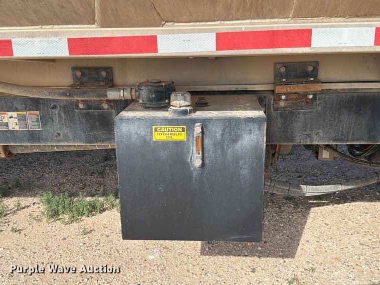 image for item EW8679 2017 Kenworth T880 feed delivery truck